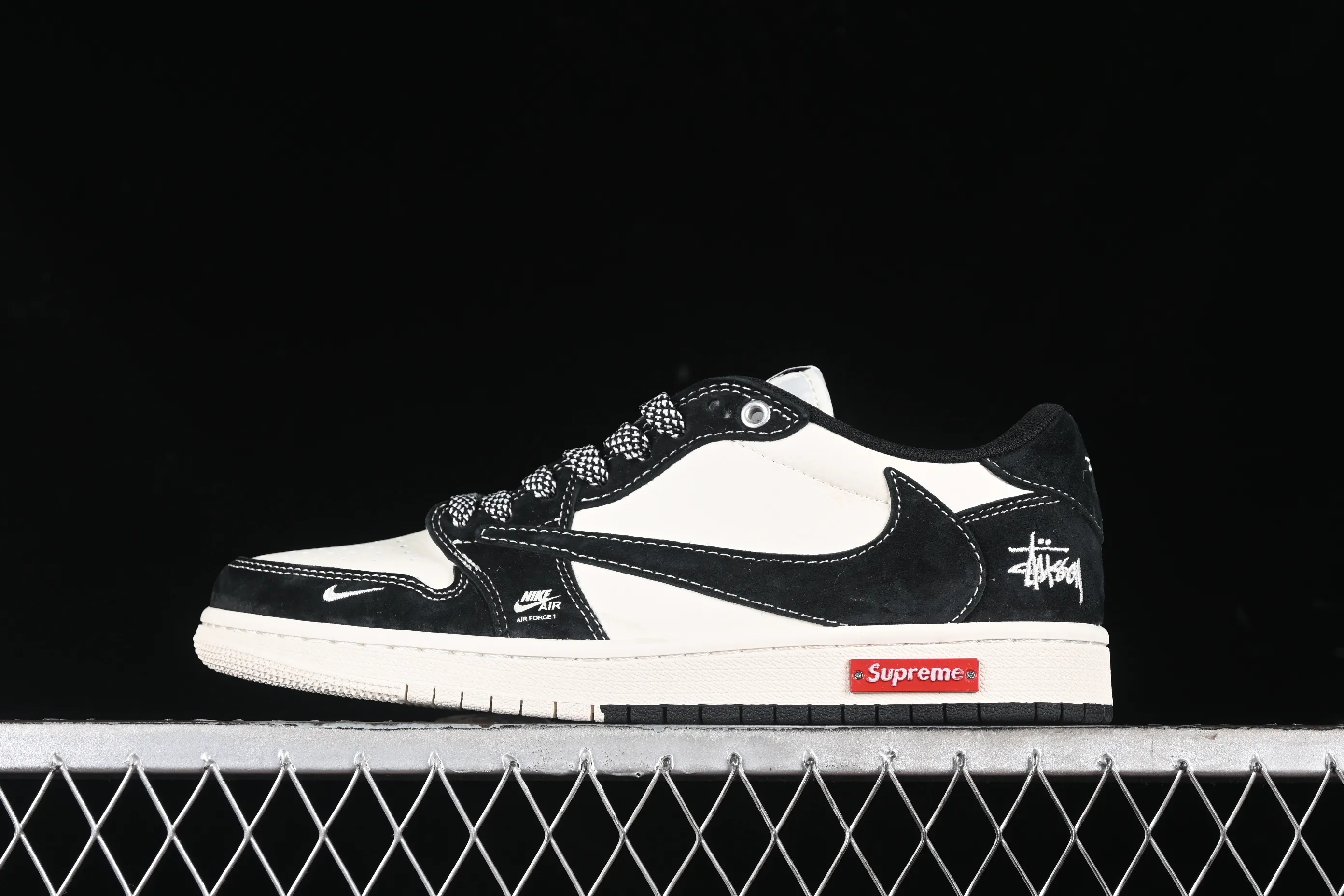 All Categories Air Jordan Jordan Series Basketball Shoes Air Jordan 1 Low High-end Customized Low-top Shoes Travis Scott x Fragment Design x Air Jordan 1 Low OG SP AJ1 Joe 1 Supreme Stusi Joint-Red Label Heiwu Low-top Cultural Casual Shoes SJ2068-124